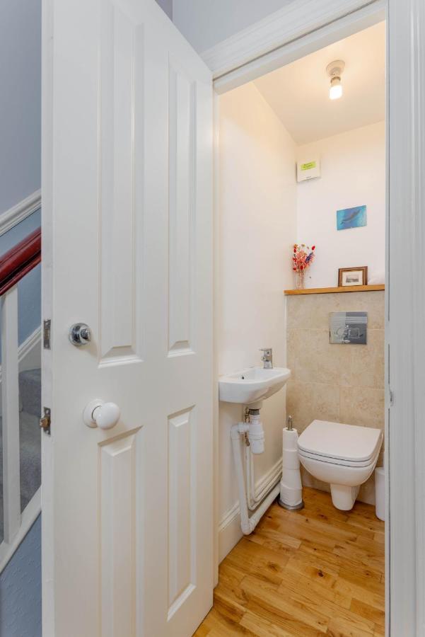 Air Host & Stay - Rockfield House - Sleeps 8 Liverpool Exterior foto